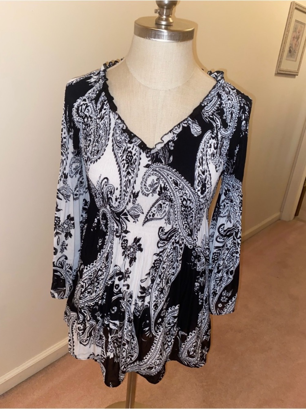 Spense Black & White Paisley top